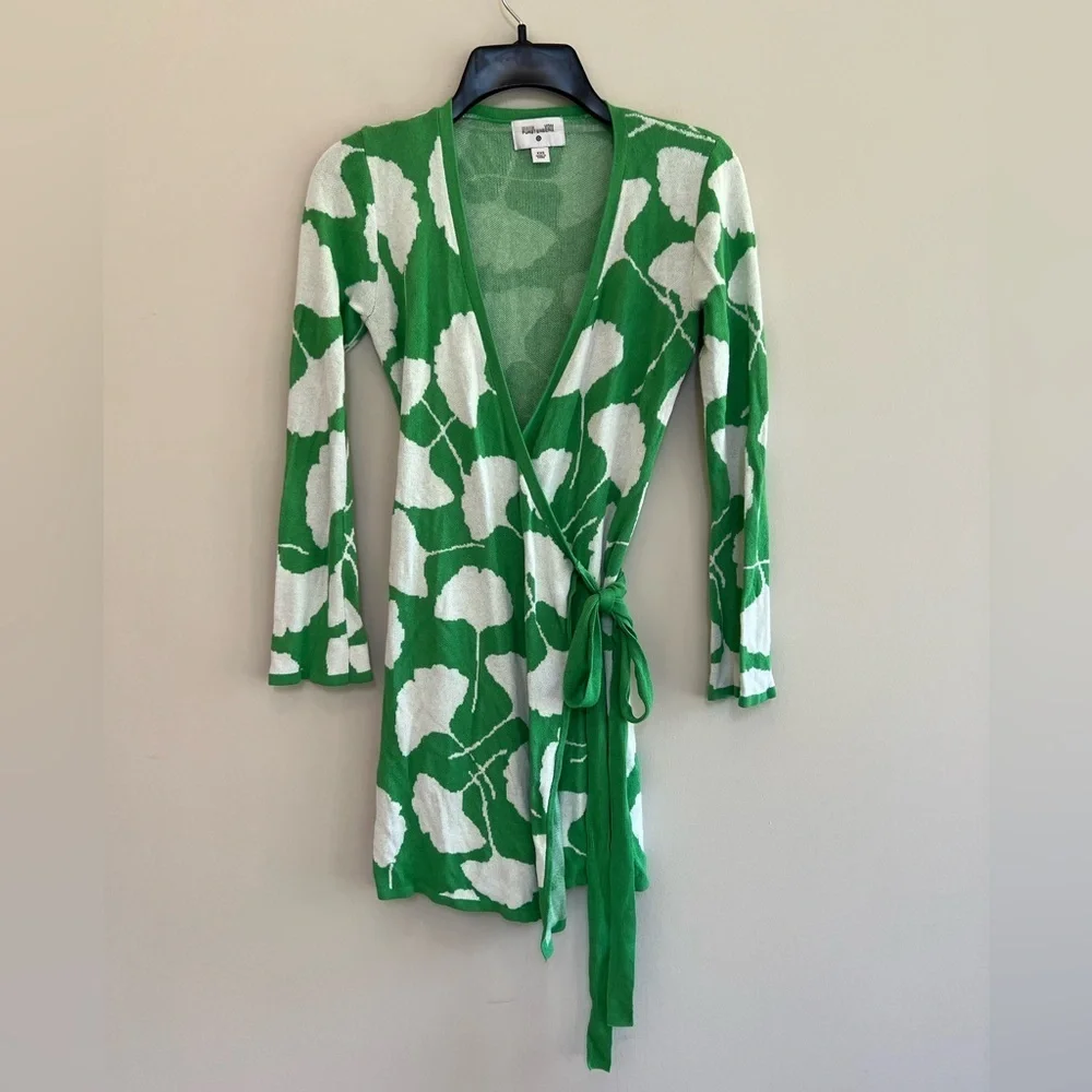 Diane von Furstenburg x Target V-Neck Ginkgo Green Sweater Wrap Top Dress, XXS